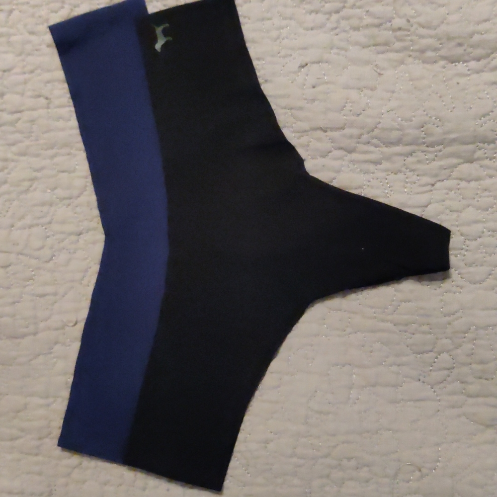 NWOT Victoria's Secret Seamless Thongs